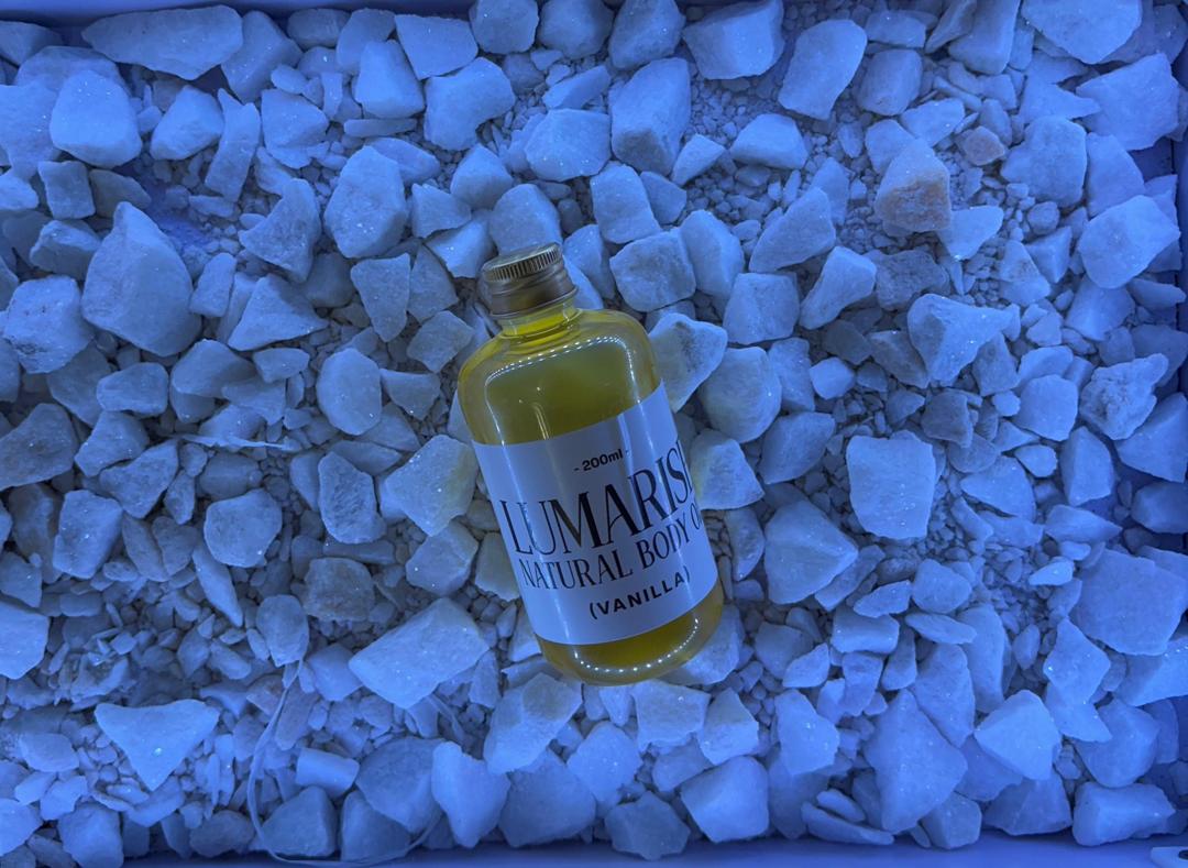 VANILLA SCENTED NON- GREASY NATURAL BODY OIL